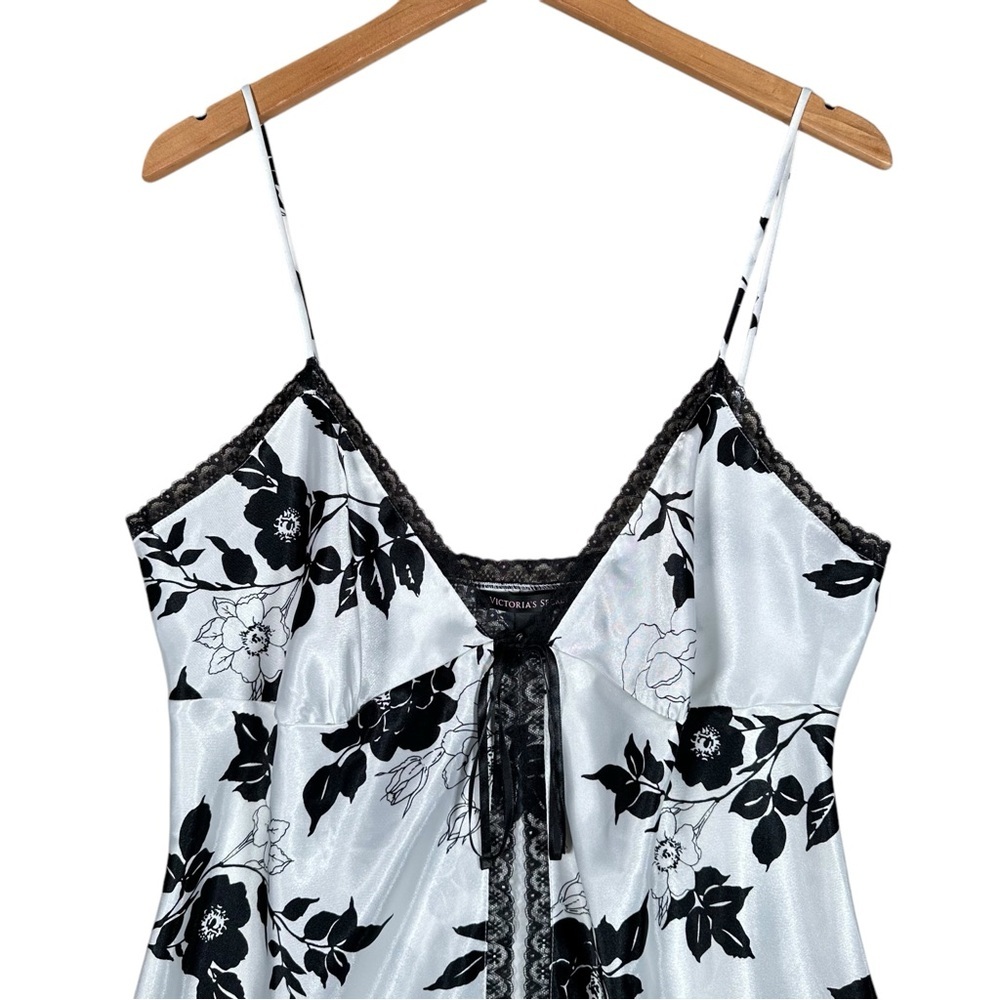 VICTORIA’S SECRET Satin Floral Chemise Teddy - Picture 3 of 8